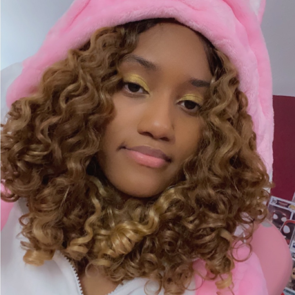 Meet your Posher, Ashley